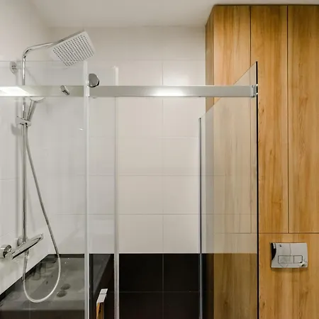 Lumina Deluxe * 华沙