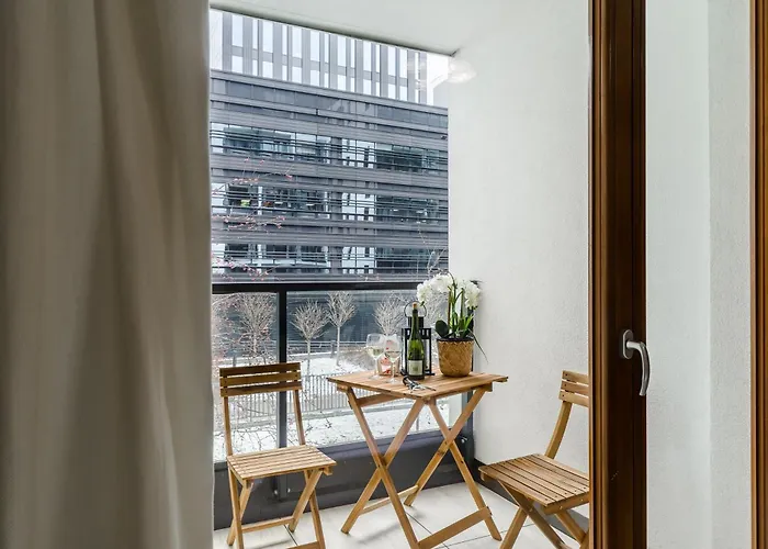 Lumina Deluxe وارسو